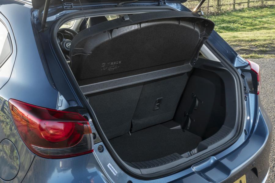 Багажник Mazda2 2019 года  (UK) (фото 19 из 54)